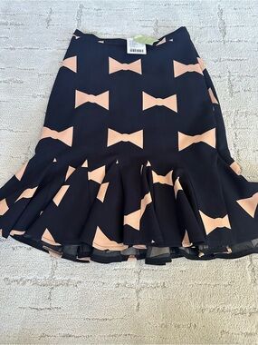 NWT Eva Franco Black and Peach Bow-Print Fluted Skirt Sz 2